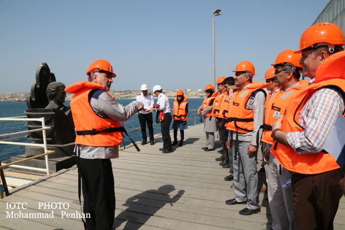 بازدید از پایانه نفتی خارگ 17