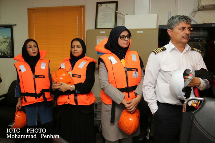 بازدید از پایانه نفتی خارگ 19