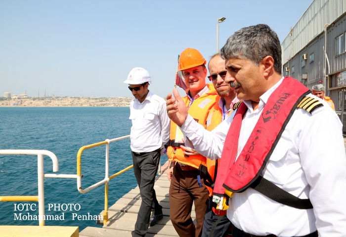 بازدید از پایانه نفتی خارگ 22