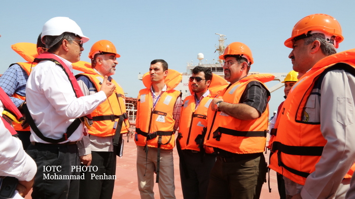 بازدید از پایانه نفتی خارگ 23