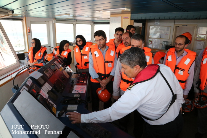 بازدید از پایانه نفتی خارگ 27