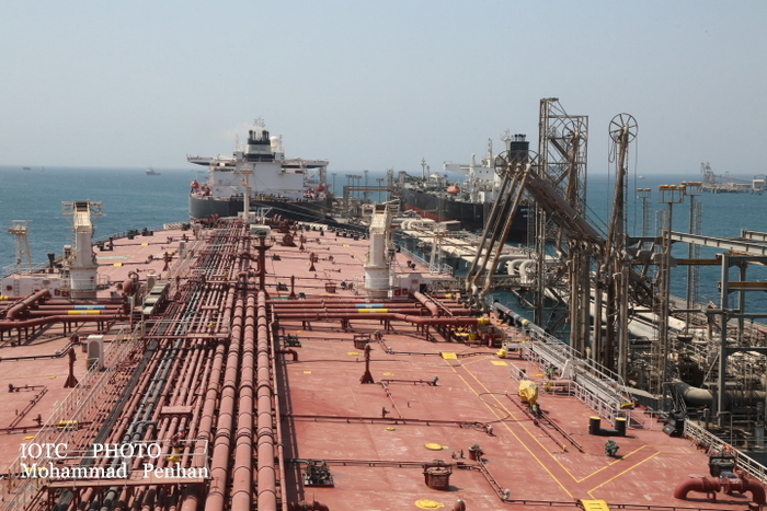 بازدید از پایانه نفتی خارگ 28