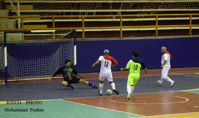 فوتسال بالای 45 سال کارکنان 18