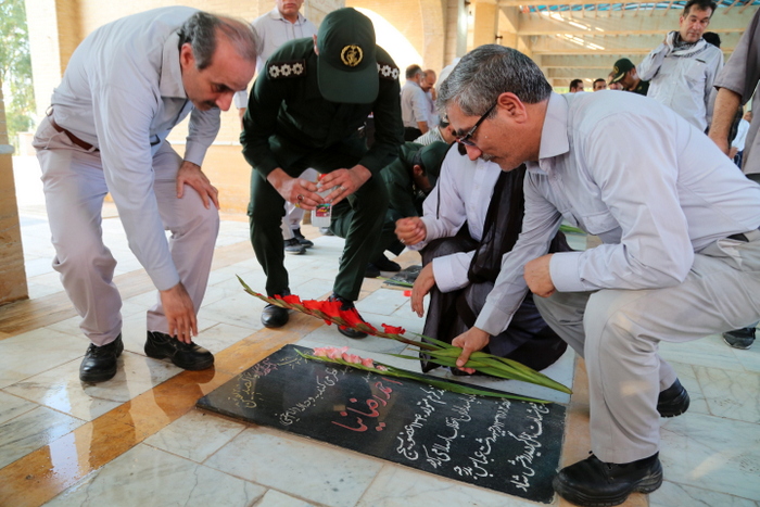 غبارروبی گلزار شهدا 19