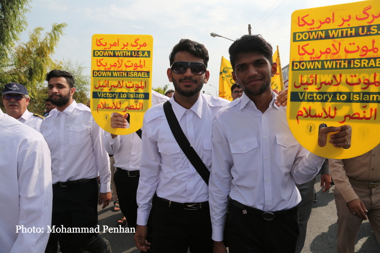 راهپیمایی 13 آبان  33