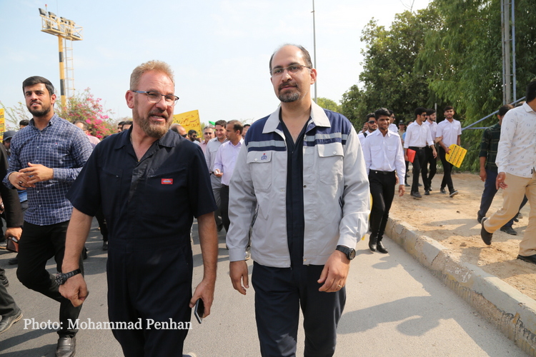 راهپیمایی 13 آبان  45