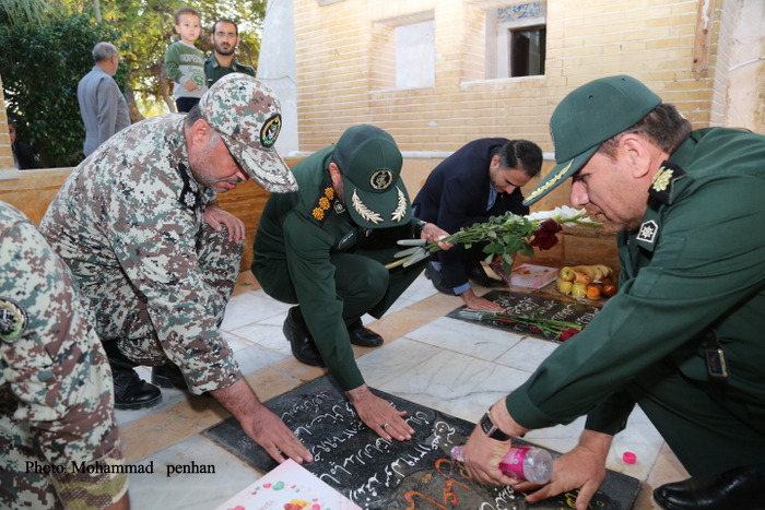 غبارروبی گلزار شهدا 16