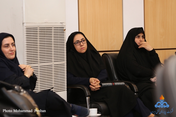 کارکنان خانم شاغل  10