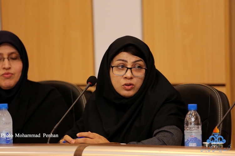 کارکنان خانم شاغل  12