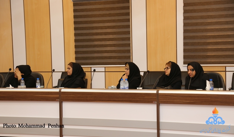 کارکنان خانم شاغل  21