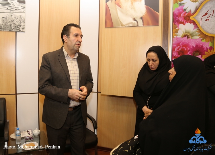 کارکنان خانم شاغل  25