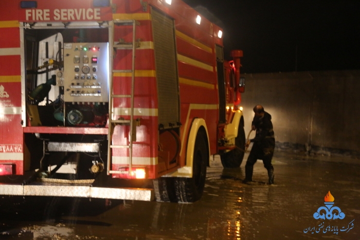 آتش سوزی مخازن 43 و 44 3