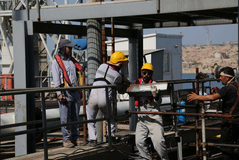 تعمیرات اسکله  24