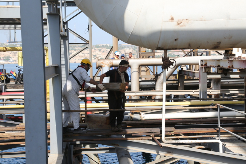 تعمیرات اسکله  25