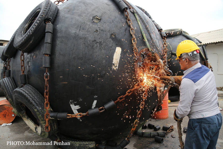 تلاشگران شرکت پایانه های نفتی ایران  2