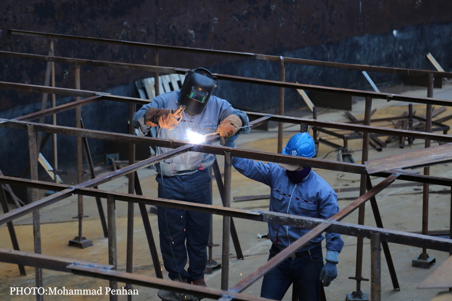 تلاشگران شرکت پایانه های نفتی ایران  4