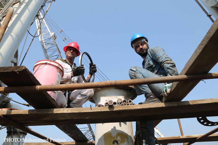 تلاشگران شرکت پایانه های نفتی ایران  14