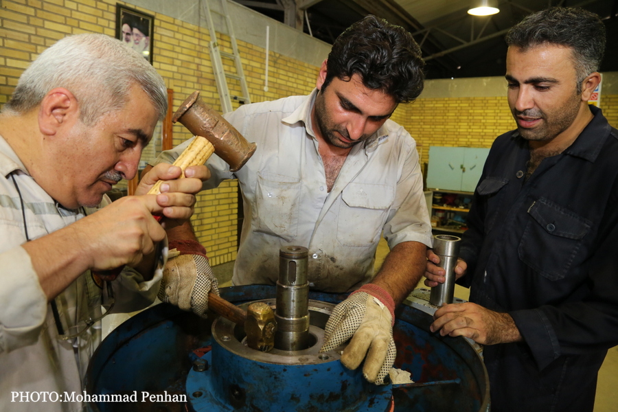 تلاشگران شرکت پایانه های نفتی ایران  25