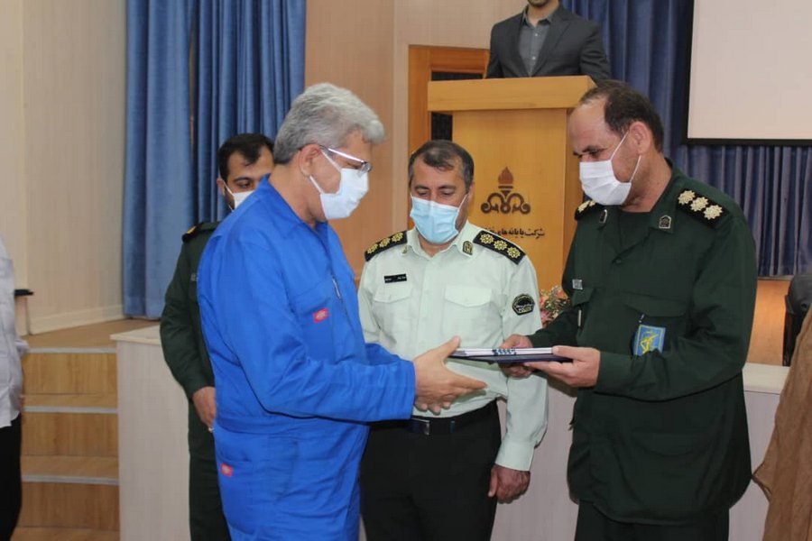 ملی شدن صنعت نفت  24