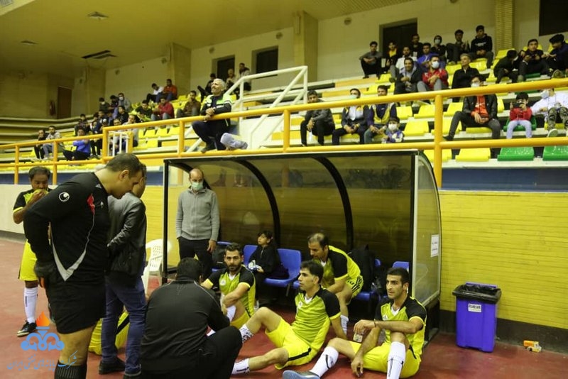 فوتسال روز خارگ 9