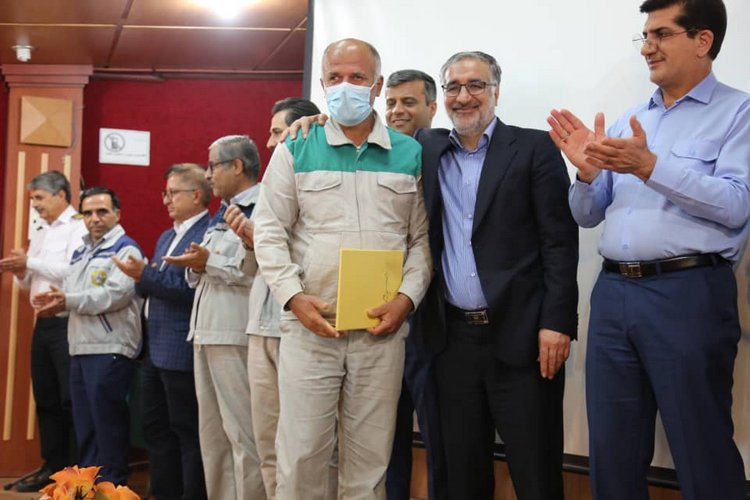 کارگر خارگ 8