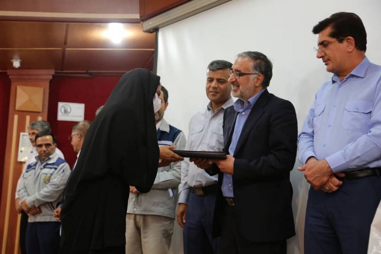 کارگر خارگ 10