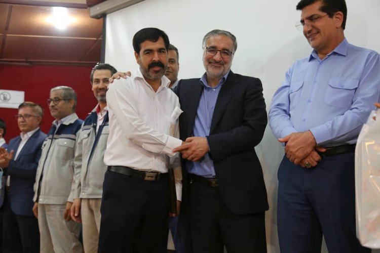 کارگر خارگ 11