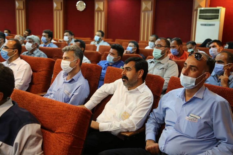 کارگر خارگ 37