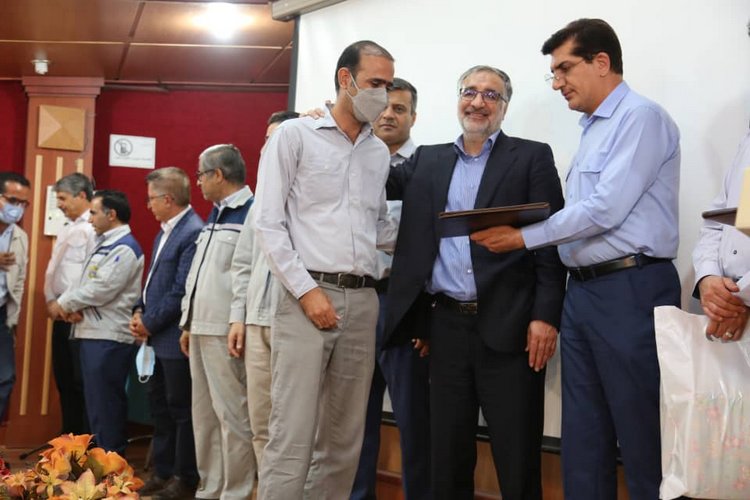 کارگر خارگ 38