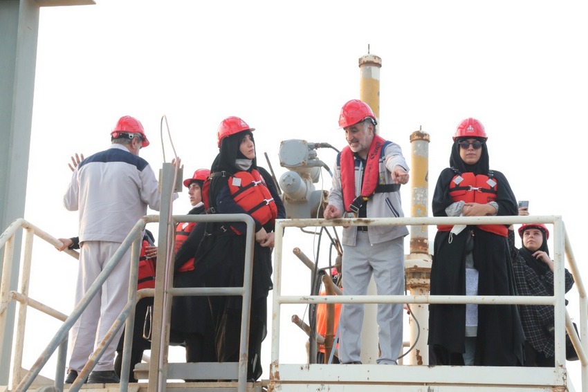 مشاور وزیر در امور بانوان 11