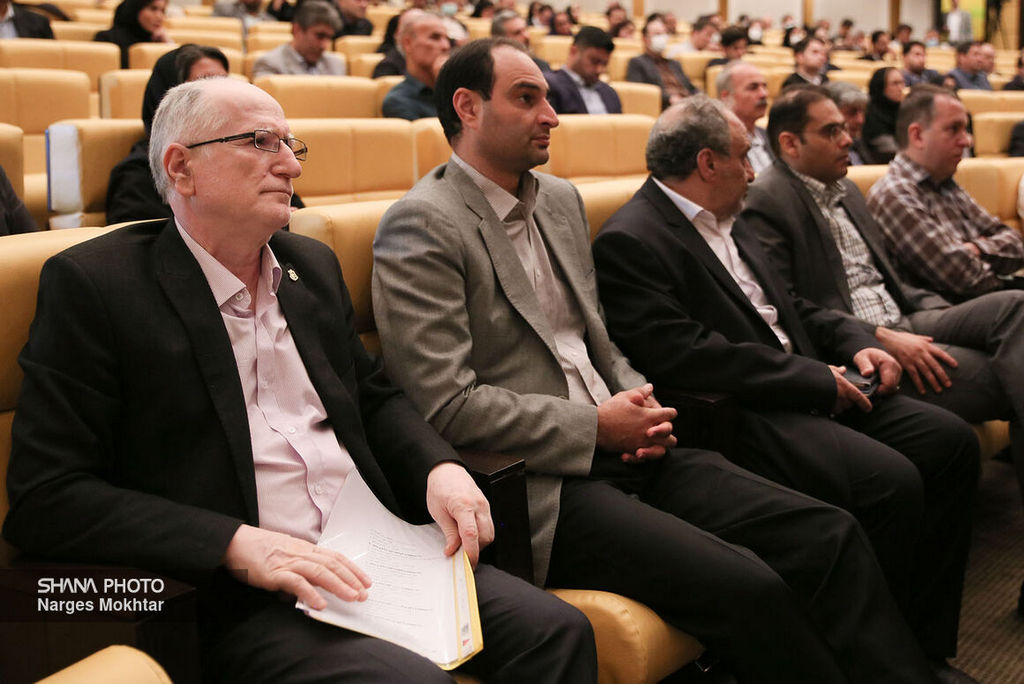 همایش معرفی فرصت‌های سرمایه‌گذاری در پروژه‌های تأمین خدمات شناوری شرکت ملی نفت 16