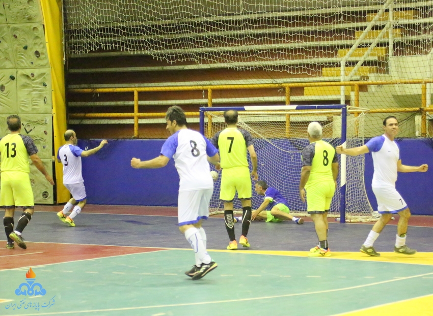 فوتسال 33