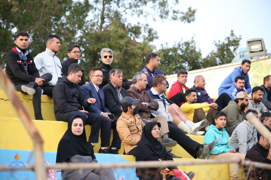 فوتبال کارکنان 52