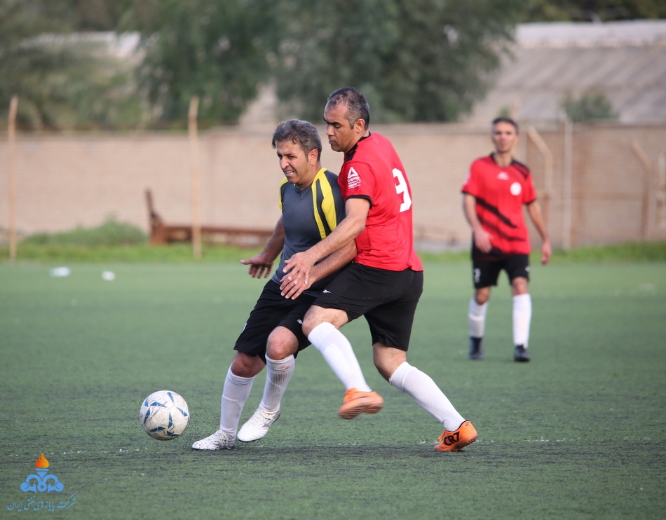 فوتبال کارکنان 53