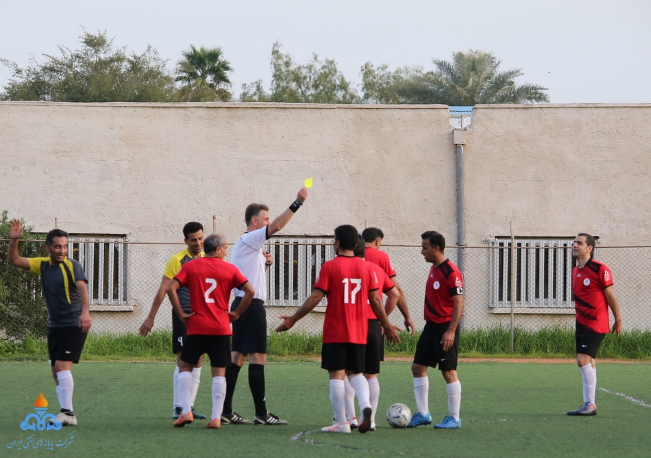 فوتبال کارکنان 54