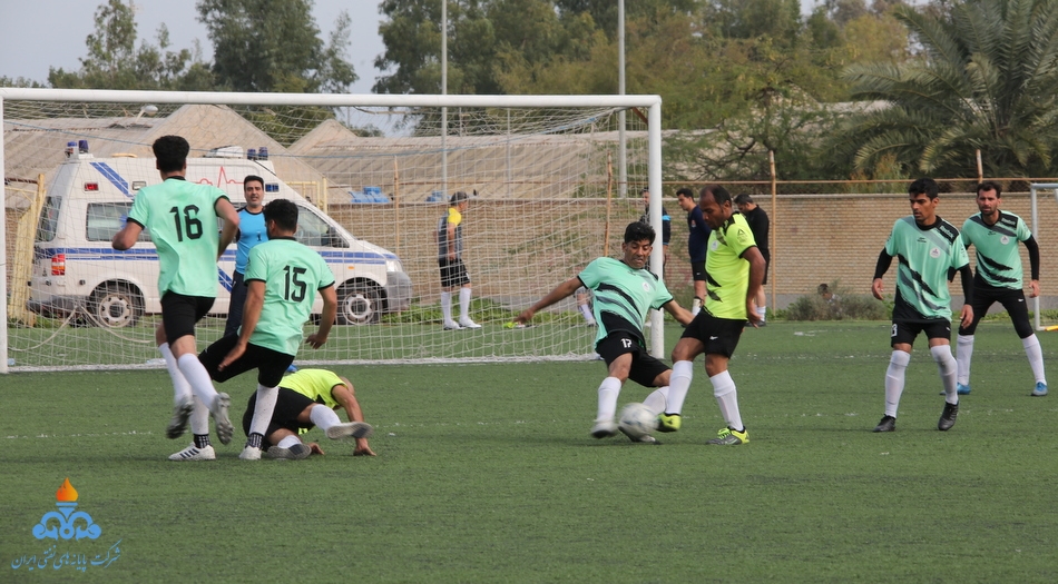 فوتبال کارکنان 70