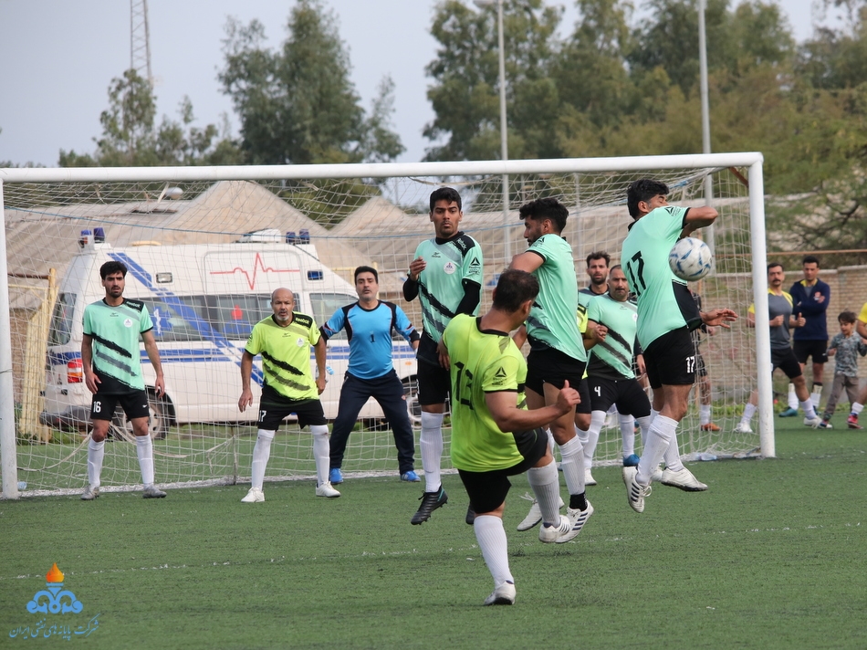 فوتبال کارکنان 73