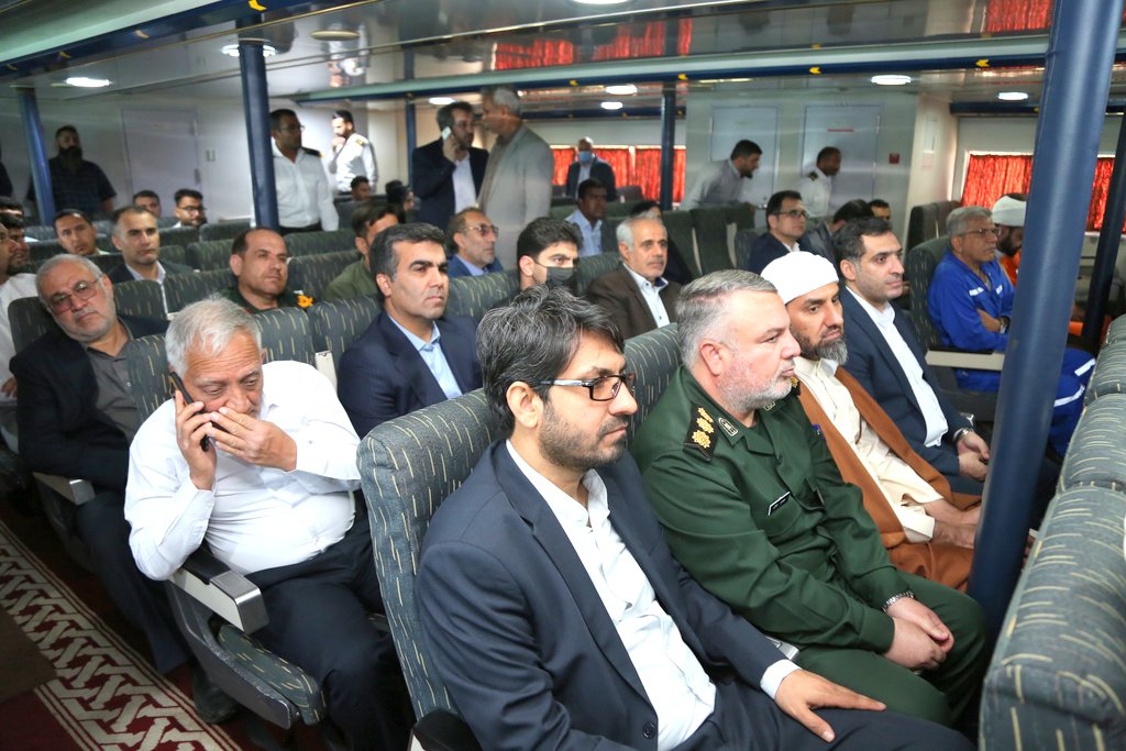 شناور مسافربری 8