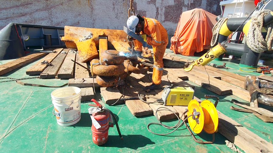 لنگر + نفتکش 2