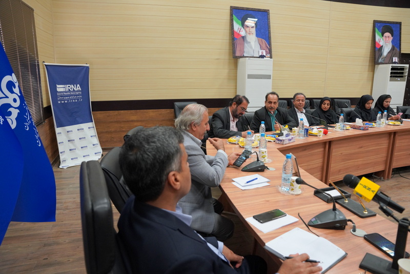 نشست هم اندیشی مدیرعامل + غریبی+ ایرنا 2