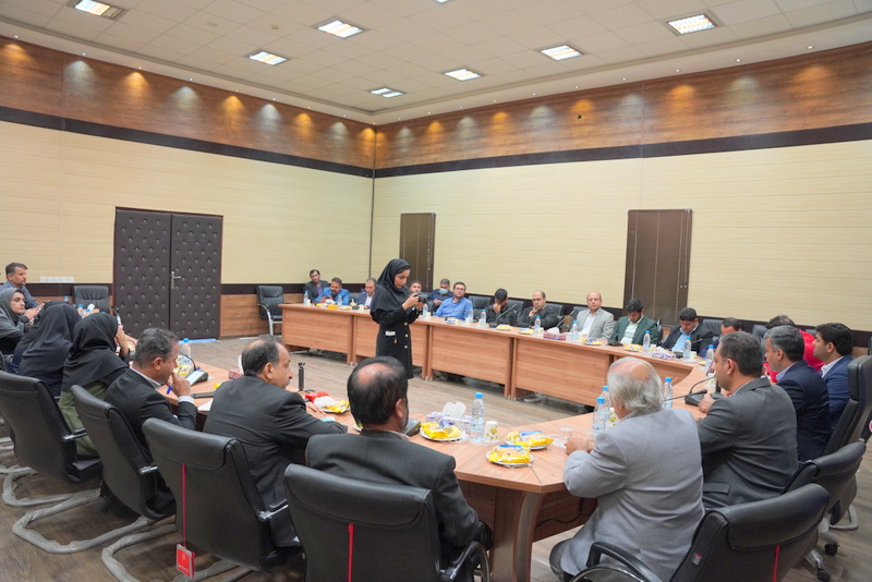 نشست هم اندیشی مدیرعامل + غریبی+ ایرنا 10