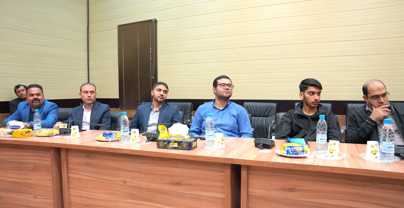 نشست هم اندیشی مدیرعامل + غریبی+ ایرنا 11