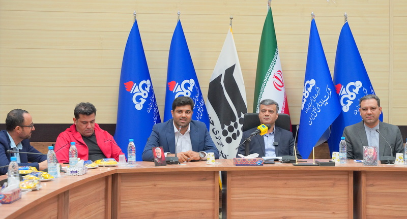 نشست هم اندیشی مدیرعامل + غریبی+ ایرنا 14