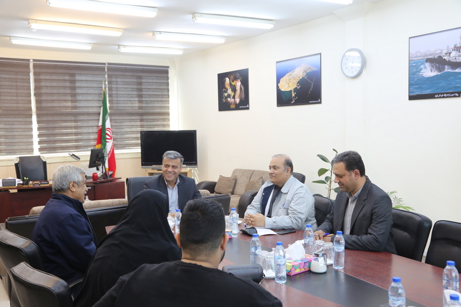 ملاقات عمومی مدیرعامل + غریبی 3