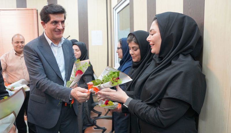 دیدار نوروزی مدیرعامل شرکت پایانه های نفتی ایران با کارکنان+ غریبی 12