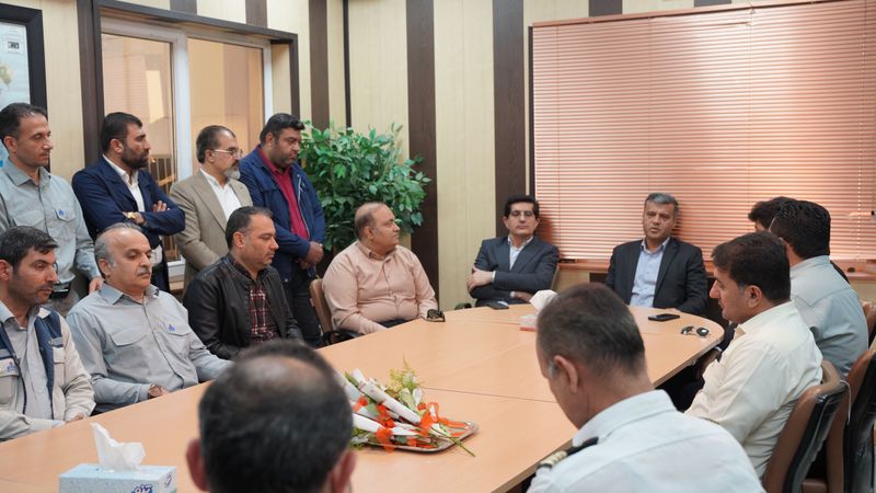 دیدار نوروزی مدیرعامل شرکت پایانه های نفتی ایران با کارکنان+ غریبی 16