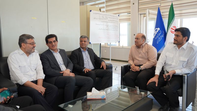دیدار نوروزی مدیرعامل شرکت پایانه های نفتی ایران با کارکنان+ غریبی 24
