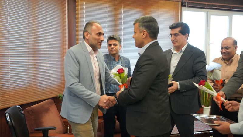 دیدار نوروزی مدیرعامل شرکت پایانه های نفتی ایران با کارکنان+ غریبی 26