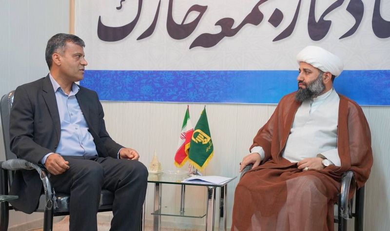 مدیرعامل شرکت پایانه های نفتی ایران + حجت الاسلام والمسلمین کارگر+ امام جمعه خارگ + عباس غریبی 2