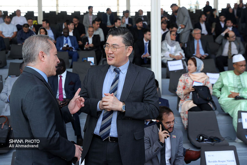 نمایشگاه بیست و هشتم  33